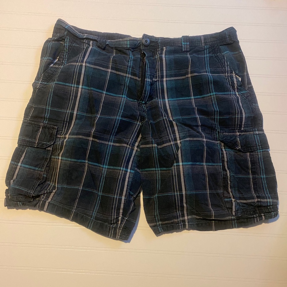 Men’s carbon cargo shorts